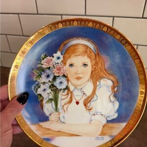 Vintage decorative plate “petals” by Elizabeth Maxwell